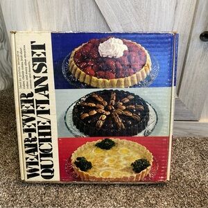 vintage Wear-Ever Quiche/Flan Set in its original box. Pristine Bakeware Chef